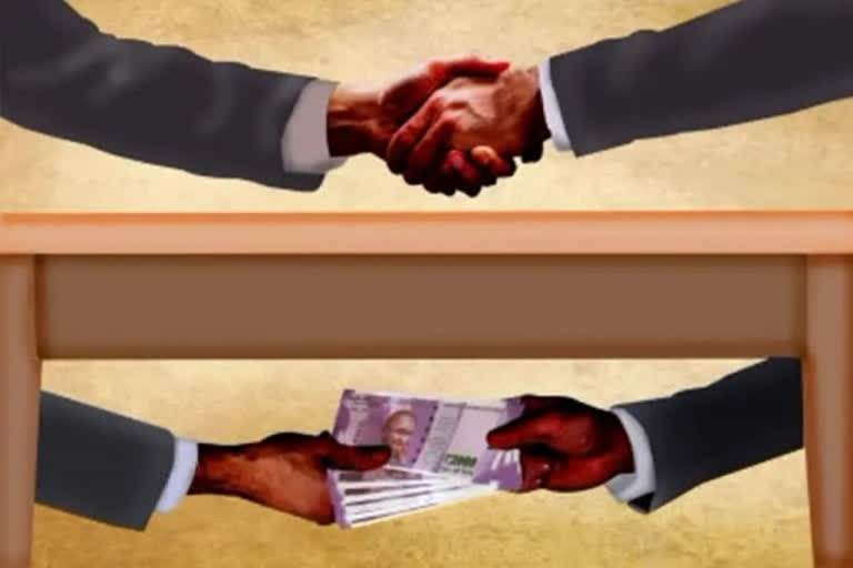 Indore Lokayukta nabs labour inspector for taking bribe of Rs 10,000