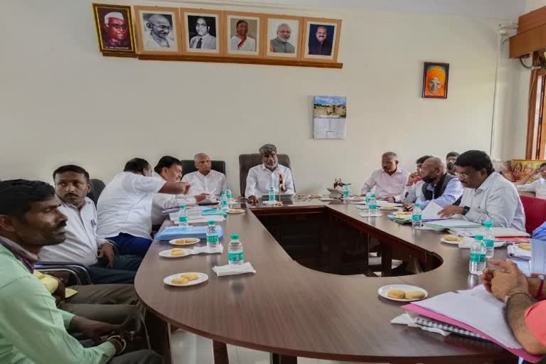 Kota Srinivas Poojary meting whit Revenue Department Officers