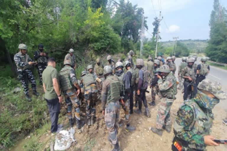 Cordon and search operation started in J&K's Shopian