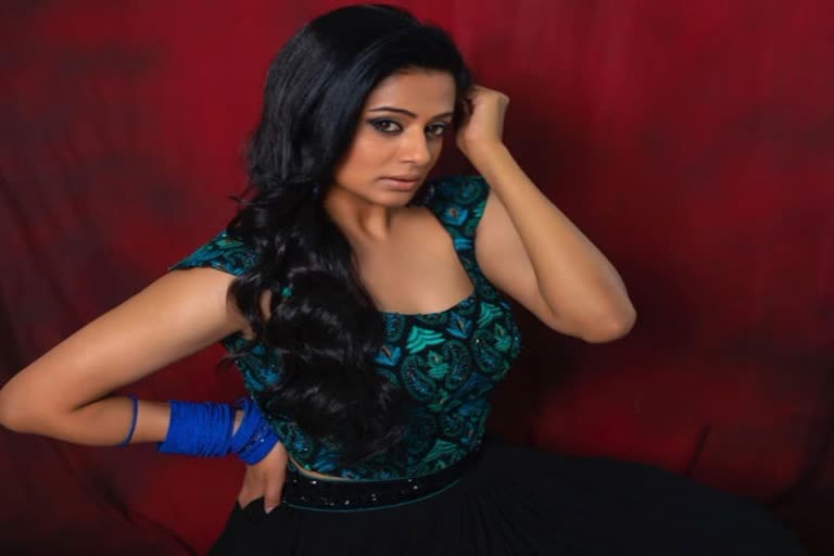 priyamani divorce