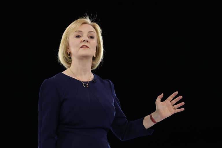 Liz Truss resigns