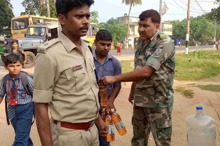 Dumka police started action against selling petrol in  open