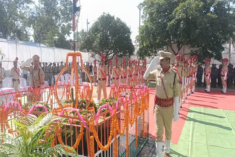 कवर्धा में पुलिस स्मृति दिवस : शहीद परिवारों का हुआ सम्मान