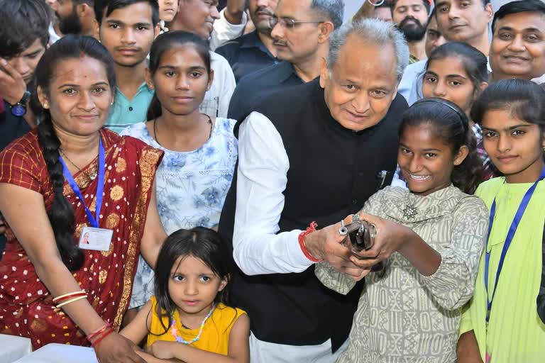 covid affected children celebrate diwali with cm