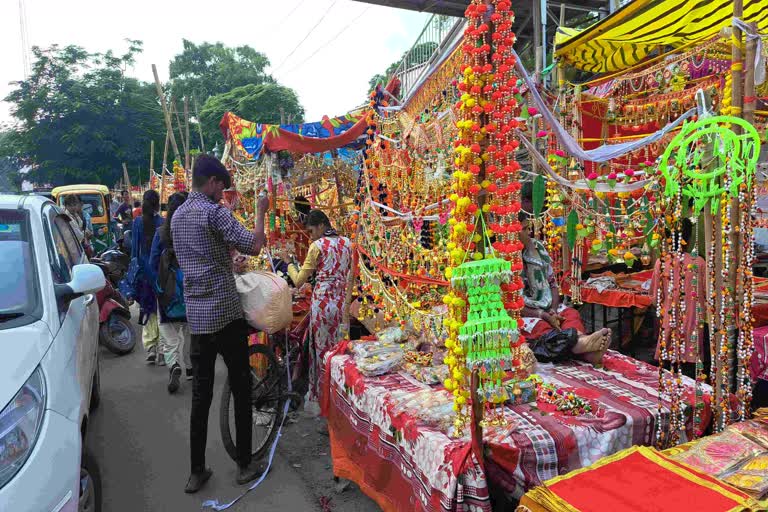 धनतेरस को लेकर सजा पटना का बाजार