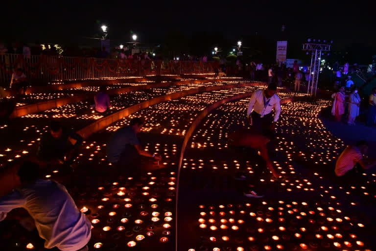 दीप जलाओ पटाखे नहीं मुहिम की हुई शुरूवात