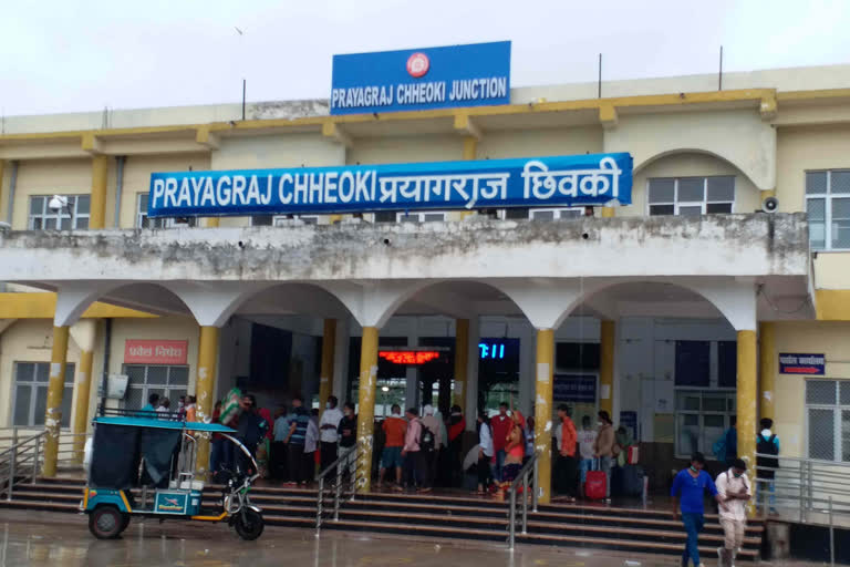 Man Pushes from Moving Train by Two GRP Constables Cause Death in Prayagraj