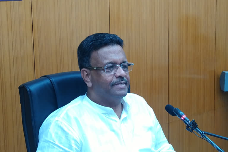 Firhad Hakim says citizen of Kolkata are Responsible for increasing Dengue Cases