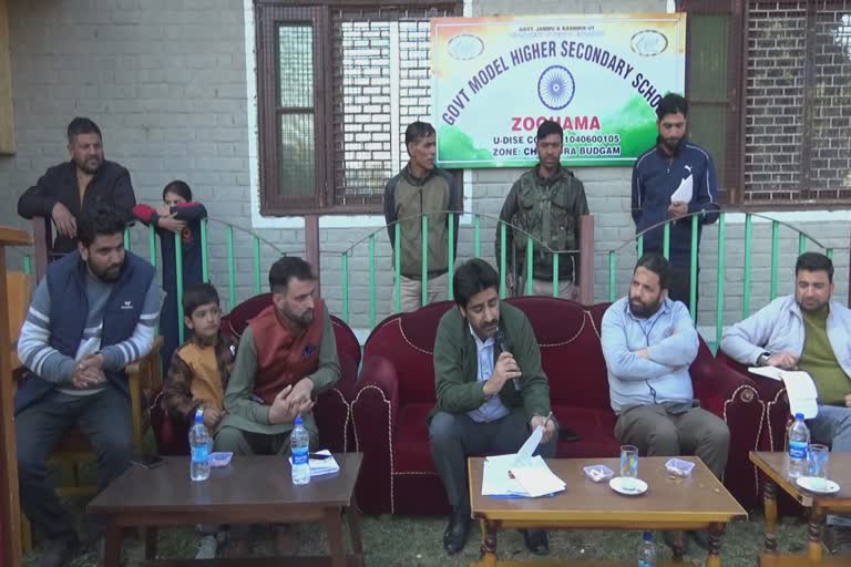dc-budgam-holds-public-outreach-programme-in-zuhama-village