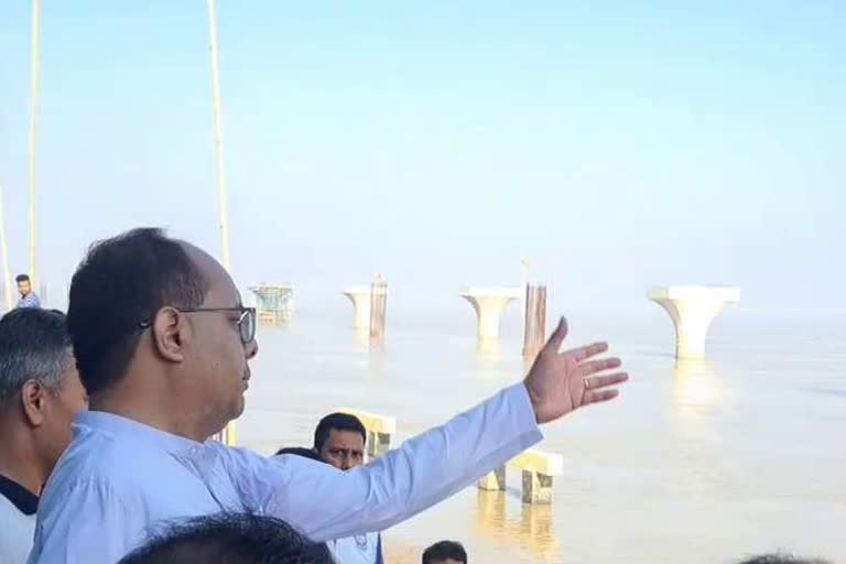 Patna DM inspects Chhath Ghats