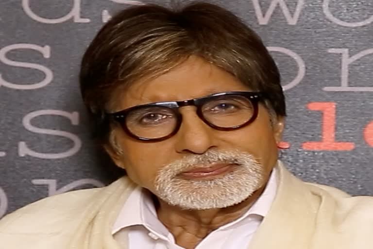 Mumbai: Amitabh Bachchans left leg vein severed, was hospitalized