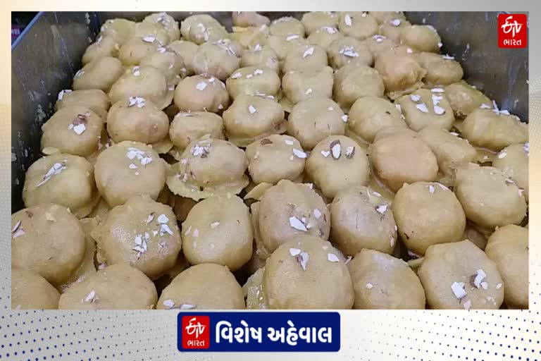 ભાવવધારો છતાં પાટણની આગવી ઓળખ સમાન દેવડા મીઠાઈની માગમાં ધરખમ વધારો, જાણો શું છે વિશેષતા