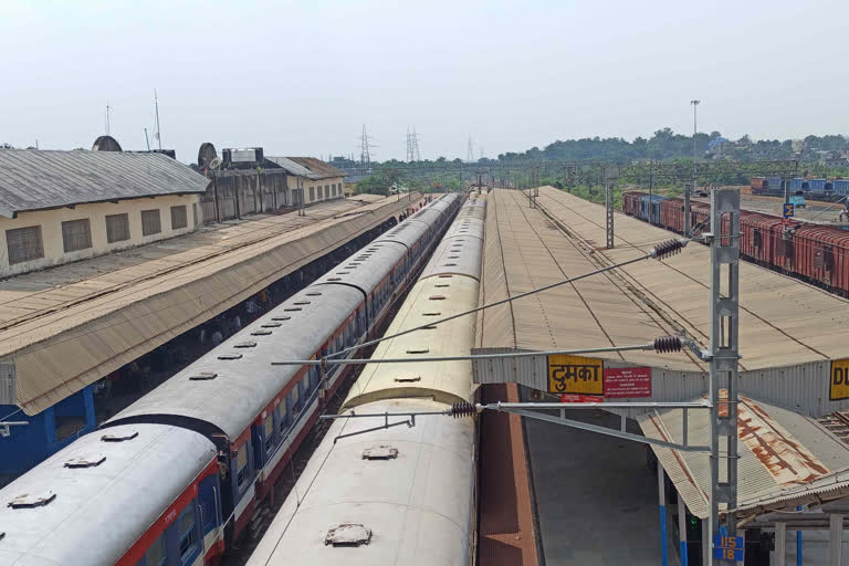 Engine failure of Ranchi Godda Intercity Express in dumka