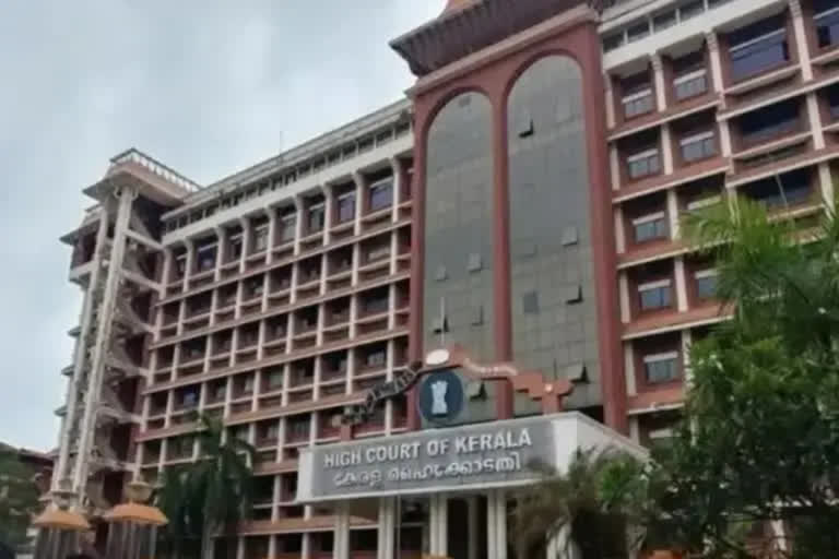 vc resignation  kerala high court  kerala governor  വിസിമാര്‍ ഹൈക്കോടതിയില്‍  ജസ്റ്റിസ് ദേവൻ രാമചന്ദ്രന്‍  കേരള ഹൈക്കോടതി