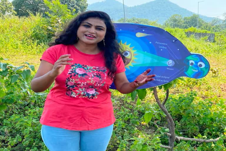 partial solar eclipse Solar Eclipse 25 october 2022 . Astronomical science broadcaster Sarika Gharu . Solar Eclipse scientific side . Partial solar eclipse 2022 .