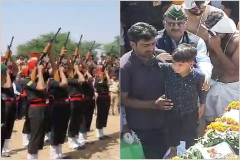 Last rites of Jawan Rohitash in Jhunjhunu