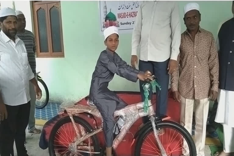 distribution-of-bicycles-among-children-on-offering-namaz-fajr-in-hyderabad