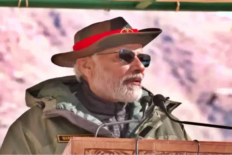 pm Modi addresses soldiers at Kargil  പ്രധാനമന്ത്രി  ദീപാവലി ആഘോഷിച്ച് നരേന്ദ്രമോദി  പ്രധാനമന്ത്രി നരേന്ദ്ര മോദി കാര്‍ഗിലില്‍  നരേന്ദ്ര മോദി ദീപാവലി പ്രസംഗം  Narendra Modi at Kargil  Narendra Modi Deepawali speech