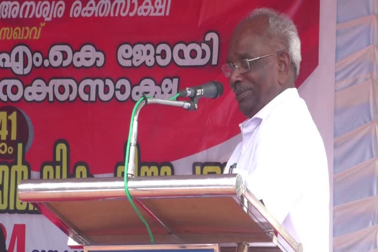 MM Mani lambasts against S Rajendran  എസ് രാജേന്ദ്രനെതിരെ വീണ്ടും എം എം മണി  എസ് രാജേന്ദ്രനെ പുറത്താക്കാന്‍  ഇടുക്കി  ഇടുക്കി വാര്‍ത്തകള്‍  MM Mani S Rajendran war of words  Idukki news