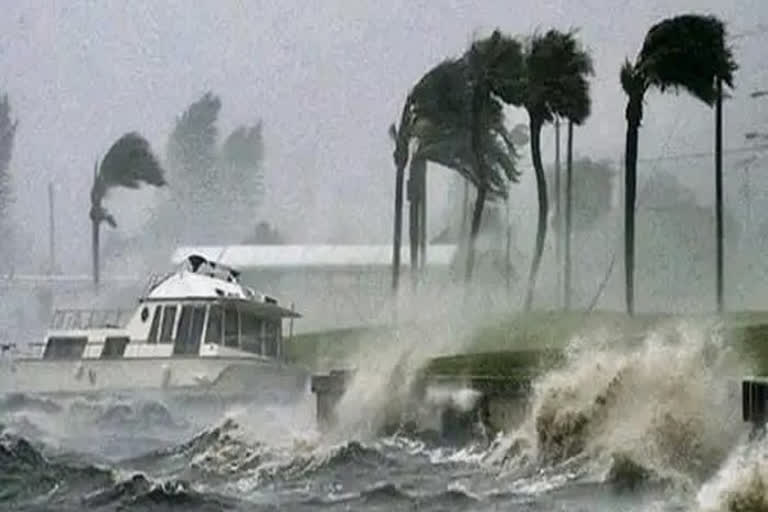 Sitrang crosses Bangladesh coast