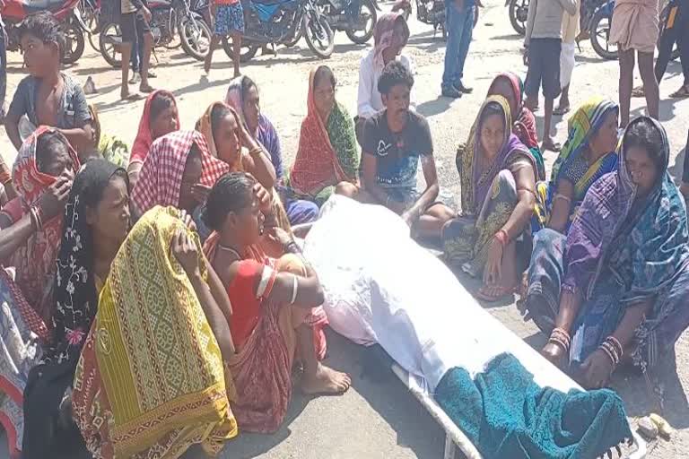 youngman died in electric shock in kalahandi villagers demand for compensation