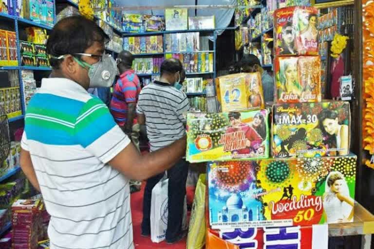 சென்னையில் 50% தள்ளுபடி விலையில் பட்டாசு விற்பனை - இன்று மட்டும்..