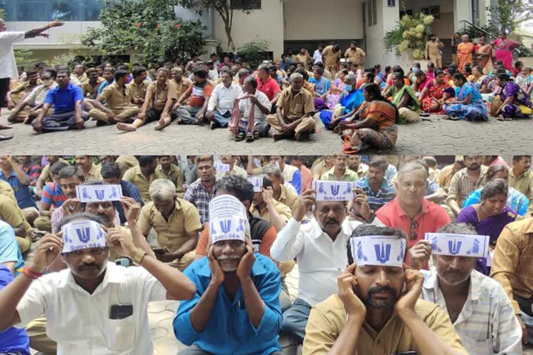 கூலி உயர்வு வழங்க வலியுறுத்தி மாநகராட்சி முன்பு துப்புரவு பணியாளர்கள் போராட்டம்