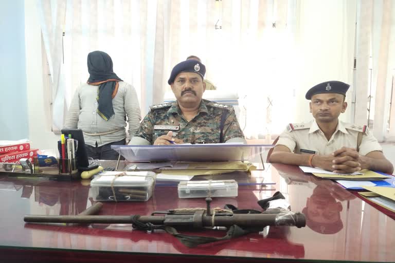 TSPC Area commander arrested in Chatra Naxalite weapons seized