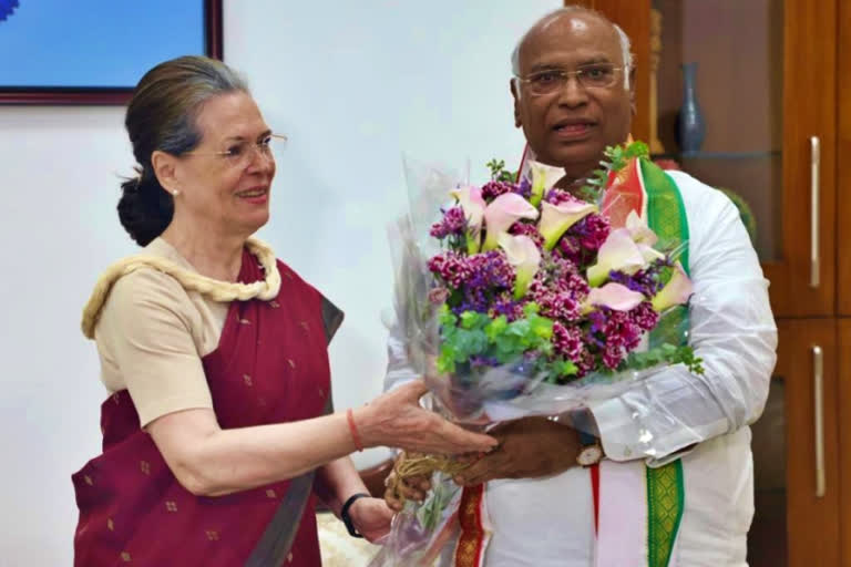 Mallikarjun Kharge will take over as Congress President today