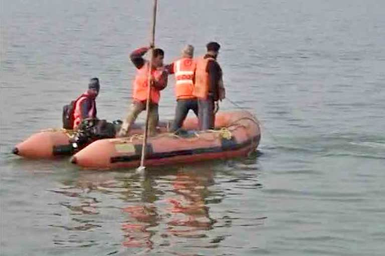 Boat capsizes in Gandak river in Gopalganj