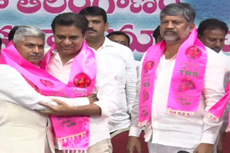 Rapolu Ananda Bhaskar joining Trs