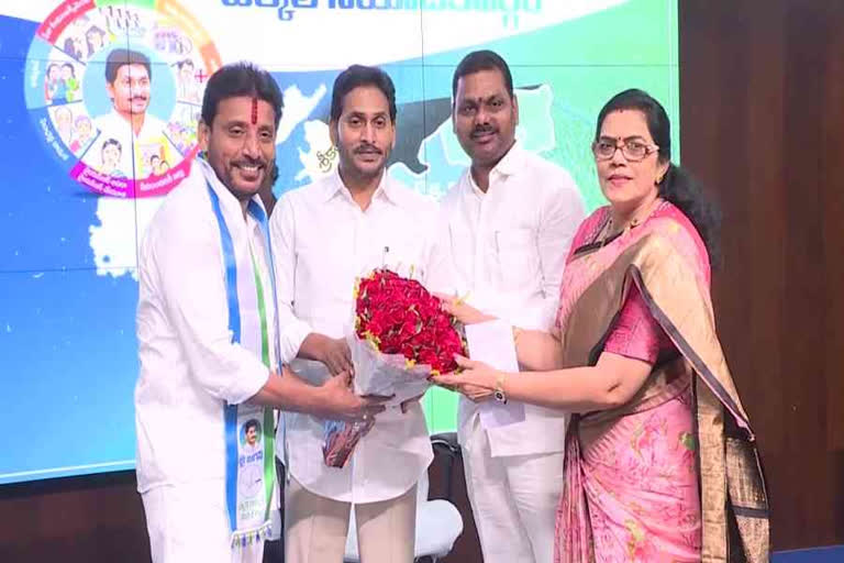 CM JAGAN MEETING WITH TEKKALI PARTY LEADERS