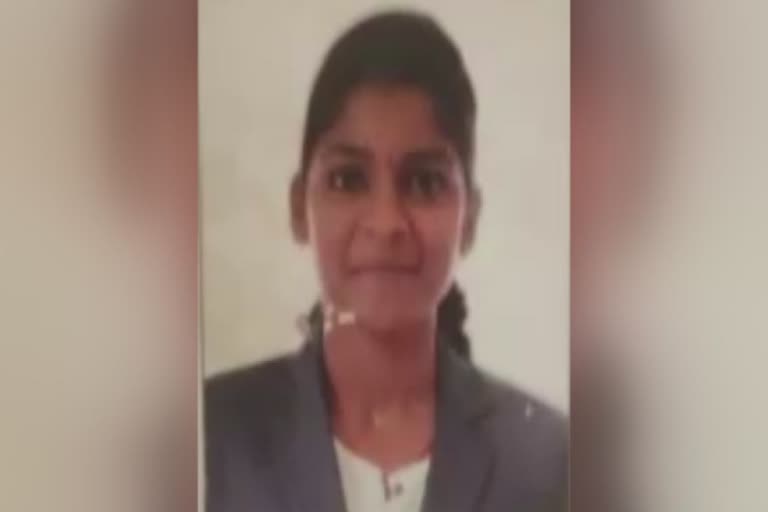 hange death  Athletics coach found hanged in kozhikode  coach found hanged in hostel room  usha school of athletics coach hanged herself  suicide at Kozhikode  kerala news  malayalam news  അത്‌ലറ്റിക്‌സ് കോച്ച് തൂങ്ങി മരിച്ച നിലയിൽ  തമിഴ്‌നാട് സ്വദേശിനി തൂങ്ങി മരിച്ച നിലയിൽ  കോഴിക്കോട് കോച്ച് തൂങ്ങി മരിച്ച നിലയിൽ  തൂങ്ങി മരിച്ചു  കേരള വാർത്തകൾ  മലയാളം വാർത്തകൾ  കോഴിക്കോട് തൂങ്ങി മരണം  അത്‌ലറ്റിക്‌സ് കോച്ച്  തൂങ്ങി മരിച്ച നിലയിൽ കണ്ടെത്തി