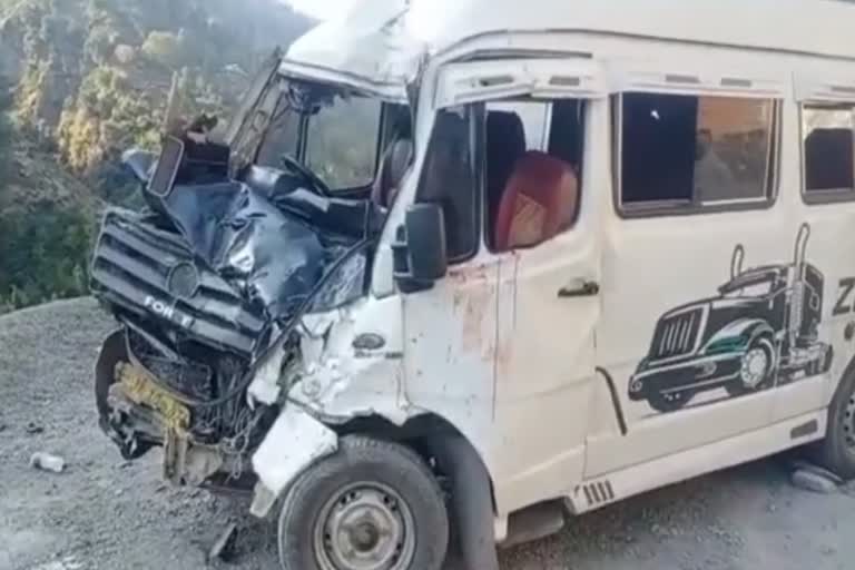road-accident-in-ramban-ramsoo-7-injured