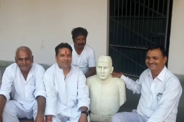 Chaudhary Charan Singh statue given to Jat society after court order