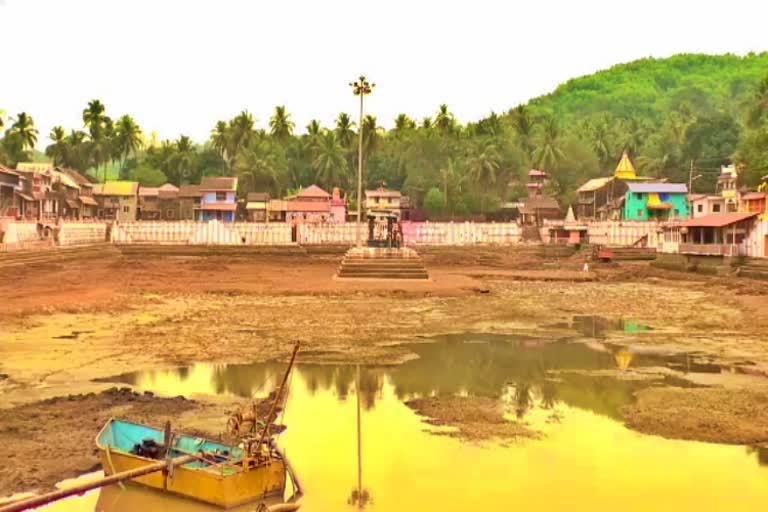 gokarna koti tirtha lake dirt