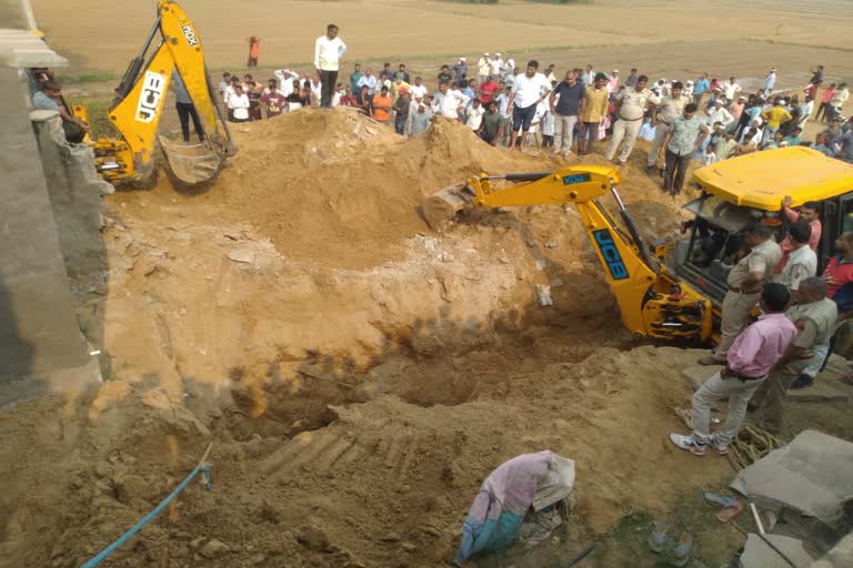 labour buried due to soil collapse in alwar