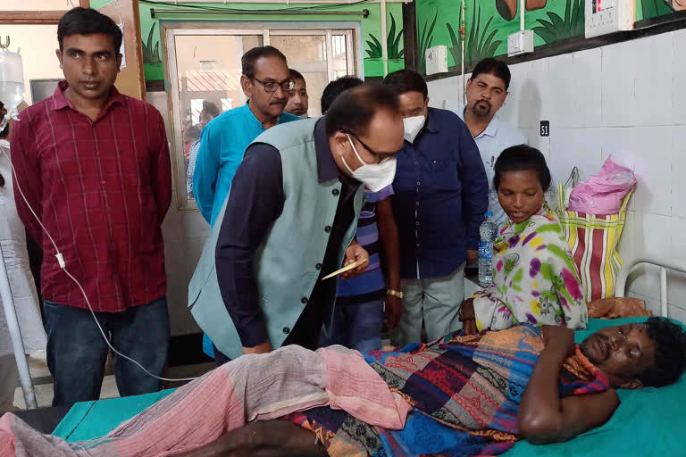 Finance Help to three injured in Dumka