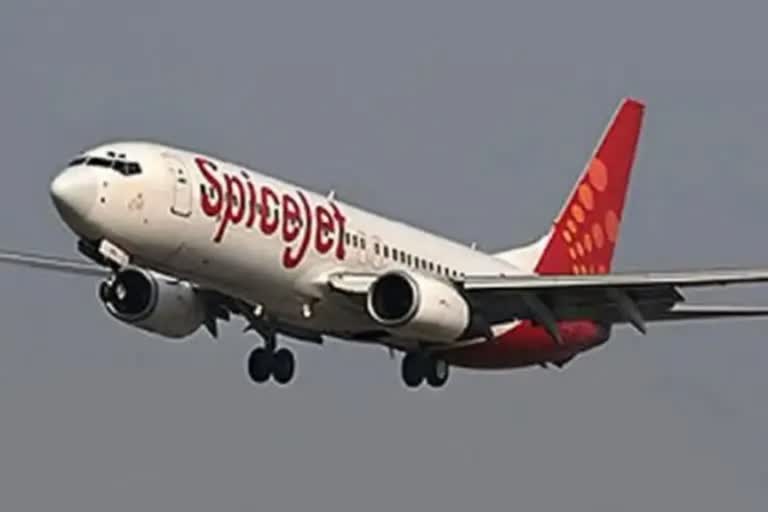 passenger injured  turbulence in SpiceJet  turbulence in SpiceJet flight dead  passenger died due to turbulence in SpiceJet  SpiceJet turbulence  SpiceJet accident  latest news in mumbai  akbar ansari death  latest national news  latest news today  സ്‌പൈസ് ജെറ്റ് വിമാനത്തിലുണ്ടായ തകറാര്  ചികിത്സയിലായിരുന്ന യാത്രികന്‍ മരിച്ചു  അക്‌ബര്‍ അന്‍സാരി  ഇന്ത്യന്‍ എയര്‍ലൈന്‍സിനുണ്ടായ തകരാറിനെ  മുംബൈ ഏറ്റവും പുതിയ വാര്‍ത്ത  ഏറ്റവും പുതിയ ദേശീയ വാര്‍ത്ത  ഇന്നത്തെ പ്രധാന വാര്‍ത്ത  അക്‌ബര്‍ അന്‍സാരിയുടെ മരണം