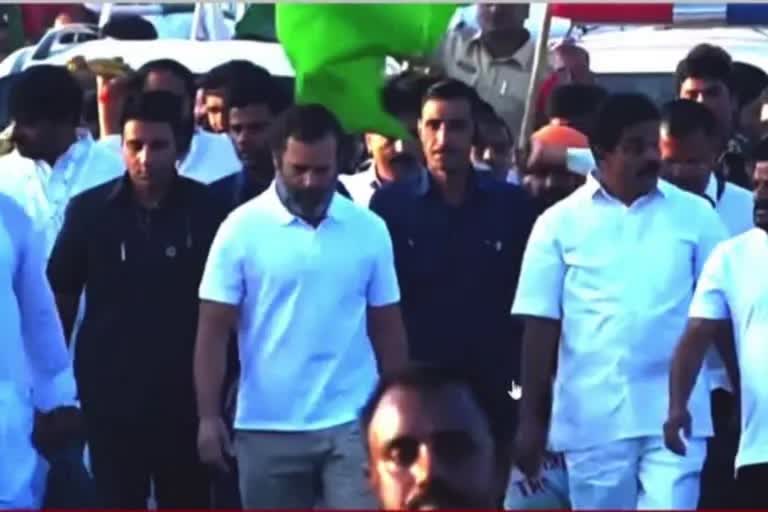 Rahul sprints others try to catch up as Bharat Jodo Yatra enters Day 5 in Telangana