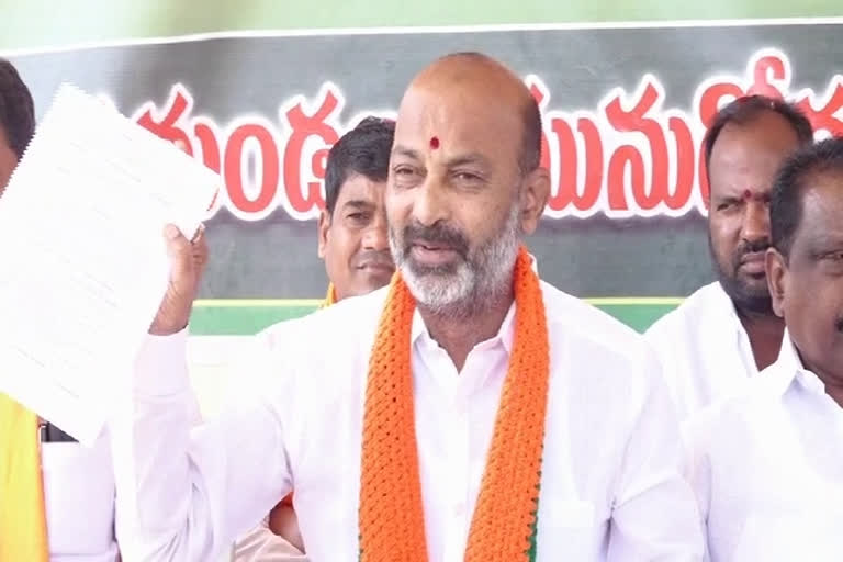 Bandi sanjay comments on CM KCR