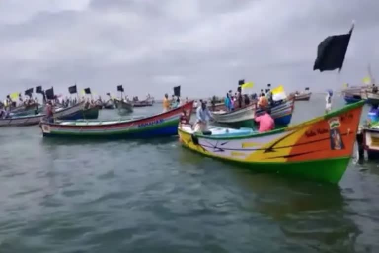 Vizhinjam  Vizhinjam Protest  Coastal erosion  study about the Coastal erosion  അദാനി  വിഴിഞ്ഞം  വിഴിഞ്ഞം സമരസമിതി  തീരശോഷണം  തുറമുഖ നിർമാണവുമായി ബന്ധപ്പെട്ട്  തിരുവനന്തപുരം  പാരിസ്ഥിതിക  ജനപിന്തുണയോടെ പഠനം  സമരസമിതി  യോഗം