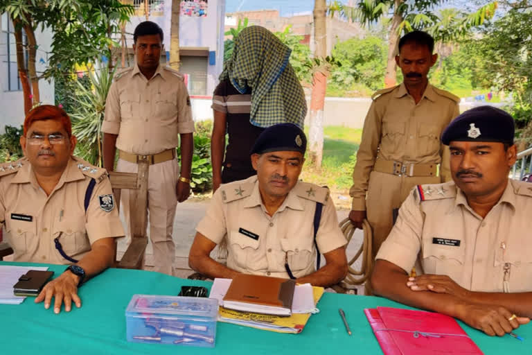 कुख्यात रौशन यादव गिरफ्तार