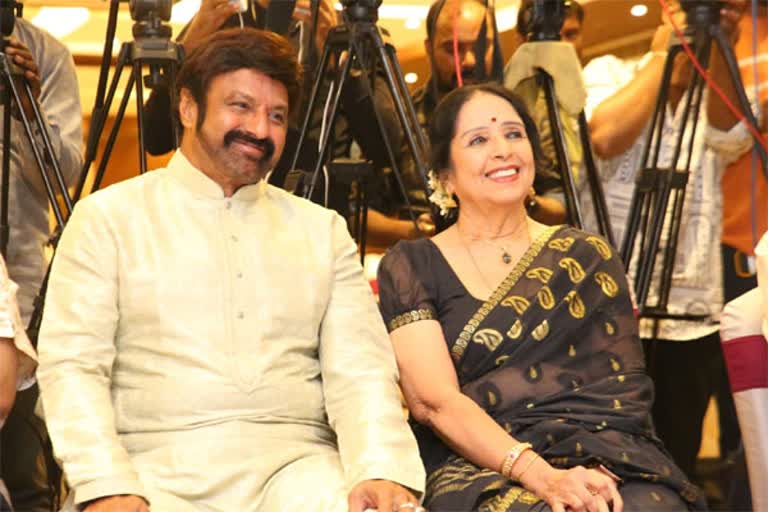 Balakrishna honoured vijaya lakshmi