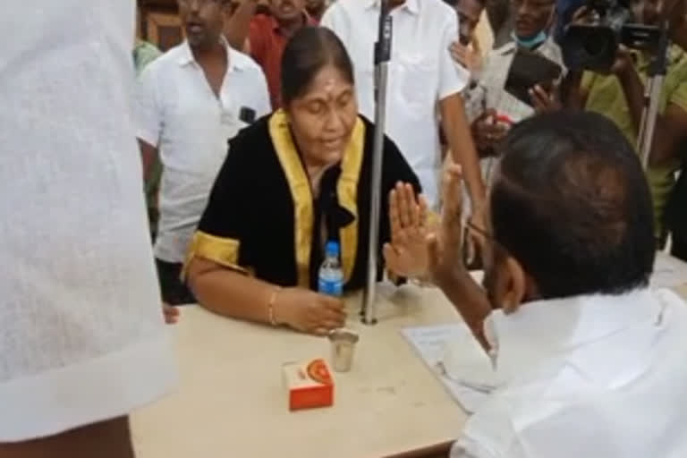 திமுக கவுன்சிலர் வாக்குவாதம்