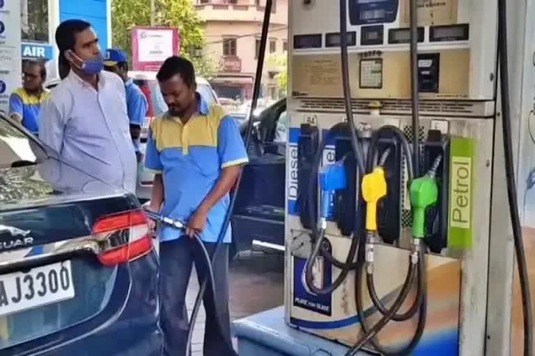 after-7-months-petrol-diesel-price-reduced-40-paise
