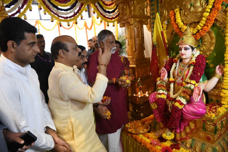 CM Bommai hoisted the Kannada flag  Karnataka Rajyotsava 2022  Kannada Rajyotsava celebration  ಕನ್ನಡ ಬಳಕೆಗೆ ಕಾನೂನು ಚೌಕಟ್ಟು  ಅಧಿವೇಶನದಲ್ಲಿ ಕನ್ನಡ ಕಡ್ಡಾಯ ಮಸೂದೆ  ಕನ್ನಡ ಬಳಕೆ ಕಡ್ಡಾಯ ನಿಯಮ ಜಾರಿ  ಕನ್ನಡ ಕಡ್ಡಾಯ ಬಿಲ್ ಮಂಡನೆ  ಕನ್ನಡ ಕಾನೂನು ಬದ್ಧ