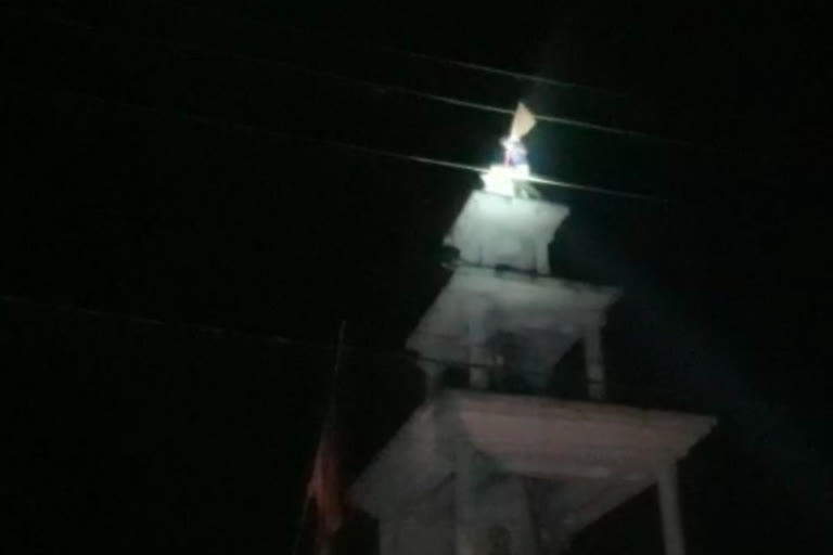 Lohardaga officials on tenterhooks as youth climbs temple spire