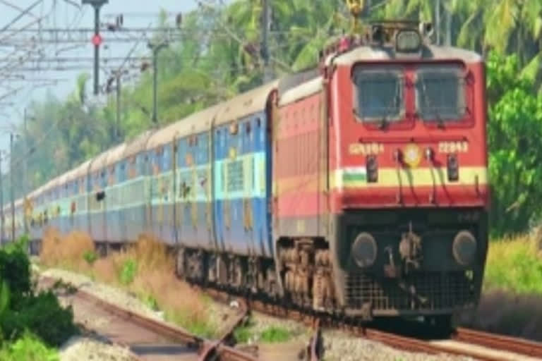 Loco pilot avert train accident in Guntur