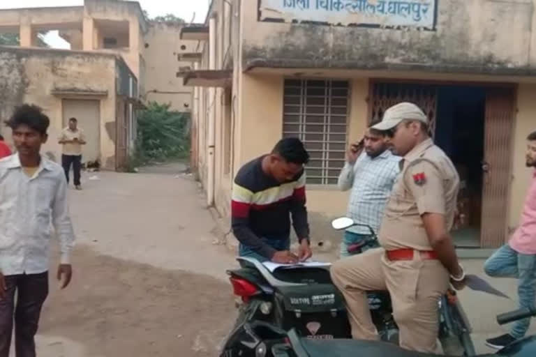 Unknown vehicle hit bike in Dholpur